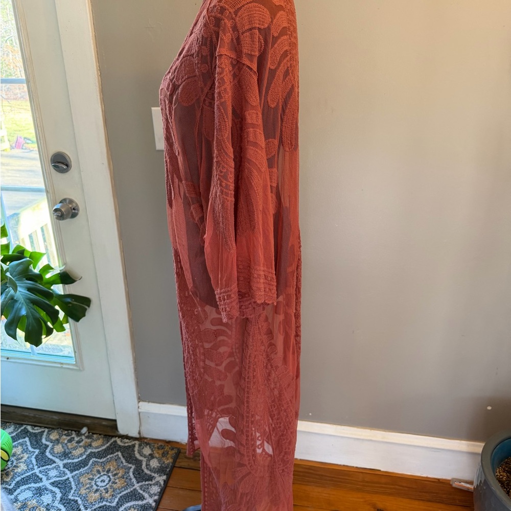 Lace Kimono - Picture 2 of 4